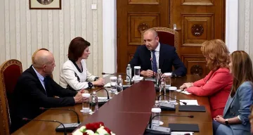 Президентът връчва мандат на ГЕРБ-СДС, всички чакат консултации
