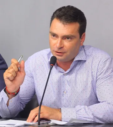 Калоян Паргов: БСП няма полза от война с президента