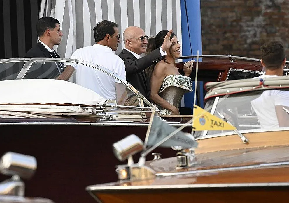 Хаос във Венеция. Блокада за сватбата на Безос