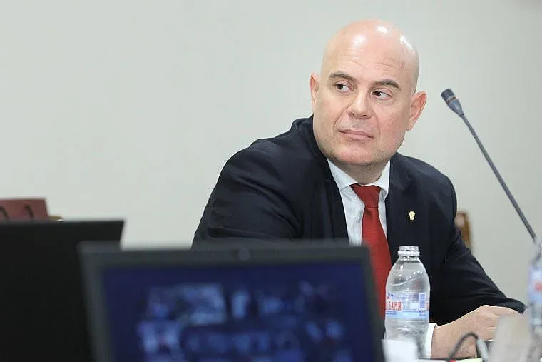 Ще гласува ли ВСС отстраняването на Гешев?