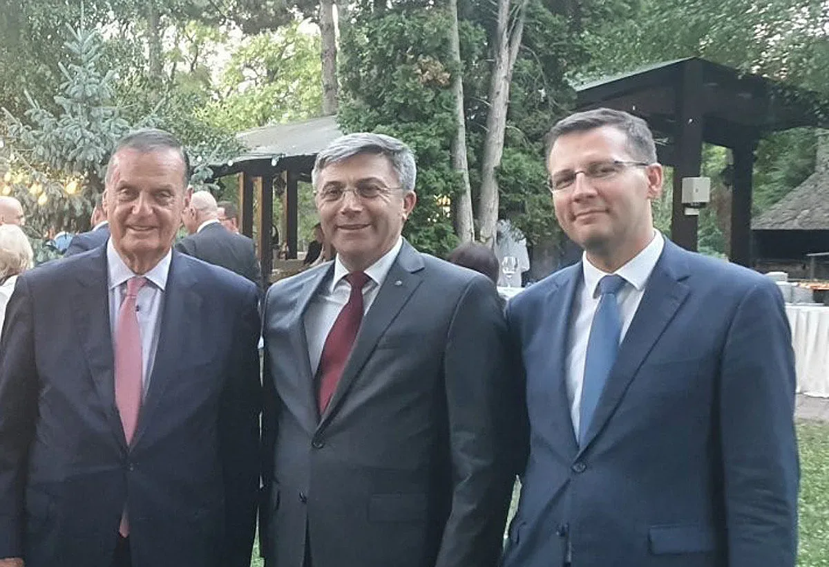 Карадайъ се срещна с топ американски генерал