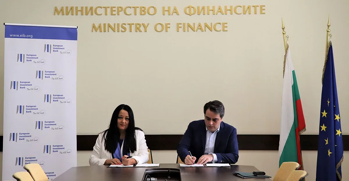 Асен Василев подписа с Лиляна Павлова, иде помощ за европарите