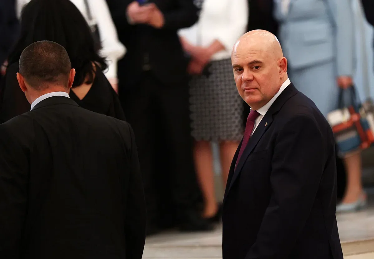 ВСС разглежда махането на Иван Гешев, той пусна остро становище