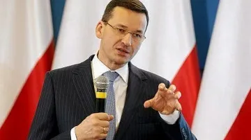 Премиерът на Полша със скандални разкрития за руските хакери