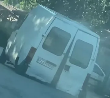 Уникални подробности за белия бус, който изуми цяла София
