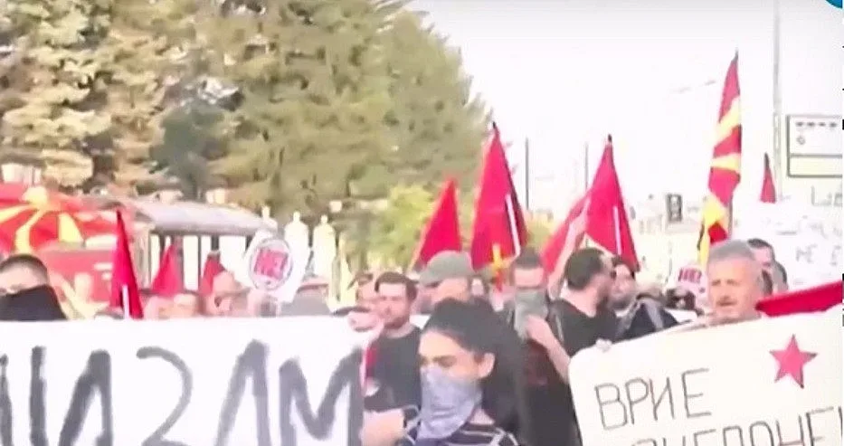 В Скопие тотално полудяха! Какво крещят по улиците