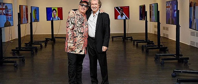 БГ куратор представя US художник в Грузия