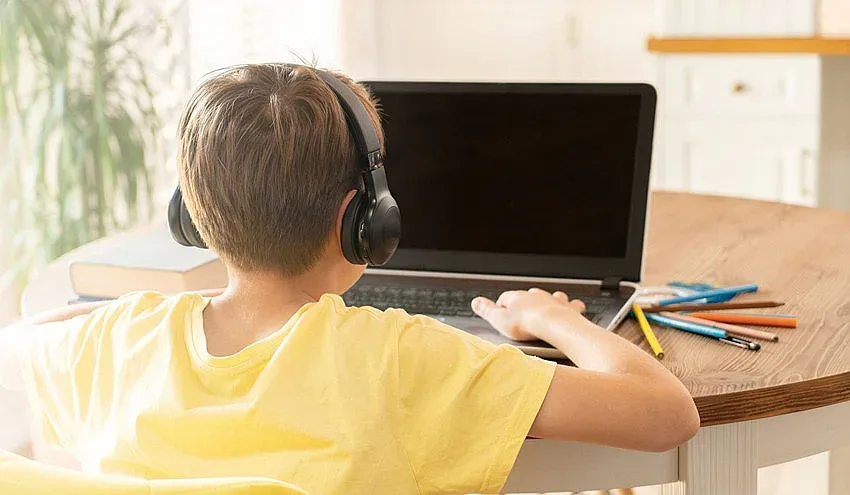 Как децата да използват виртуалното пространството безопасно