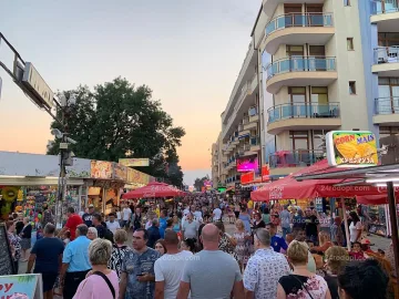 Викачи по заведения в Слънчака замесени в хитра схема за дрога