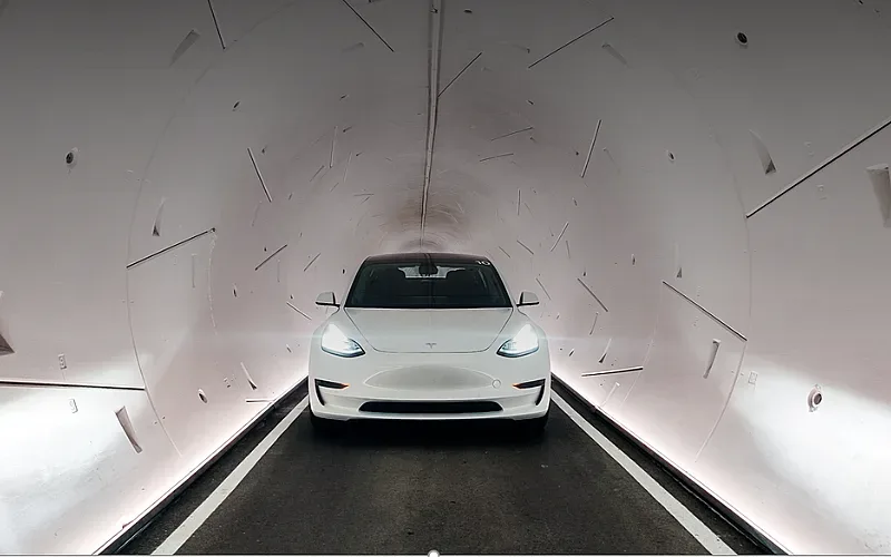 Първата пътническа станция в мрежата от тунели за превозни средства „Vegas Loop“ е факт