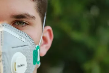 Новата ковид вълна чука на вратата. Връщат ли маските?