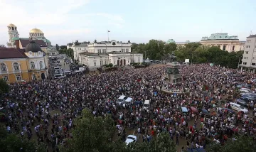 В Гърция се молят да не заприличат на България