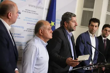 Христо Иванов мина и замина, каза с какво ще участва в кабинета