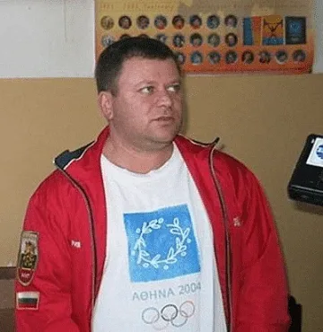 Легендарен щангист живее в ужас! Коя е причината