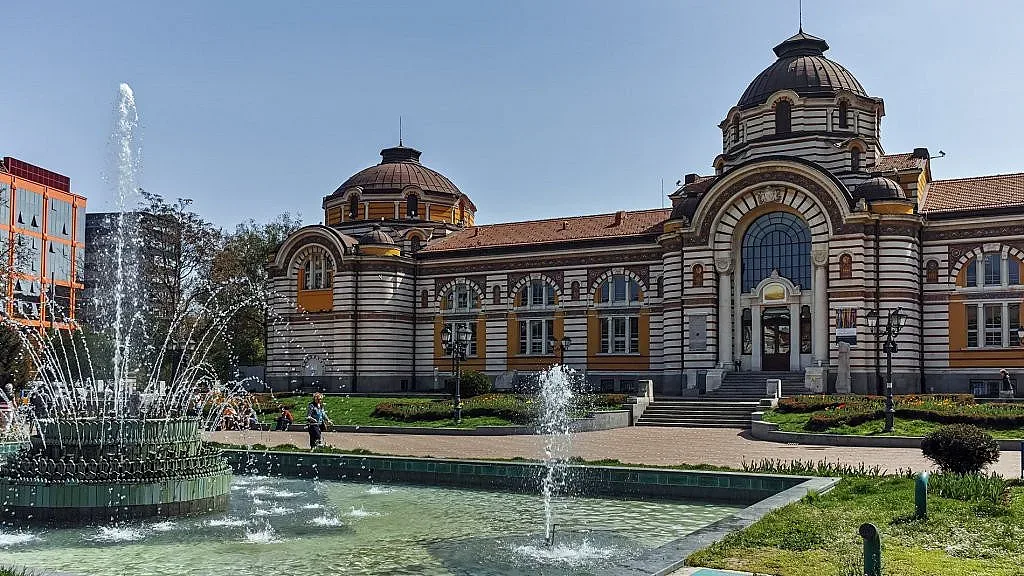 Случай пред Банята побърка столичани