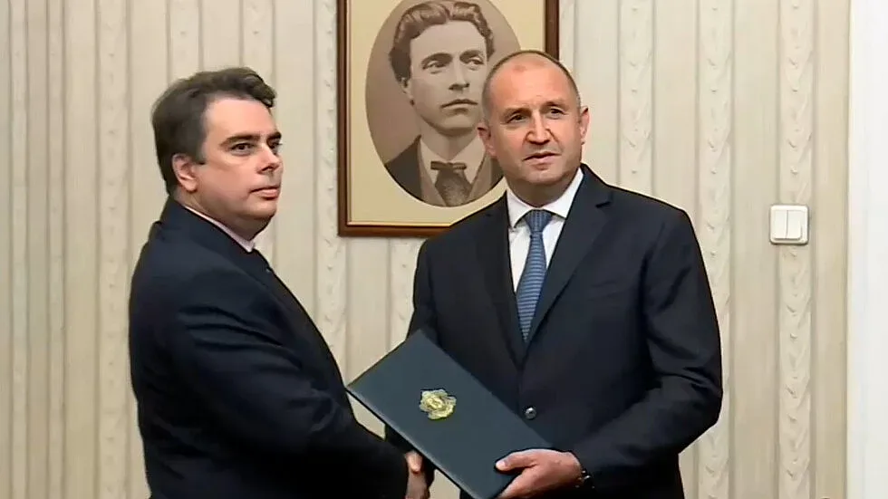 Асен Василев с мандат за кабинет (ВИДЕО)