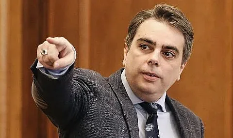 "Действията не ме притесняват". Асен Василев за скандала с руските дипломати