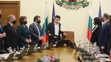 Високо напрежение за руската нота. Петков се крие от парламента