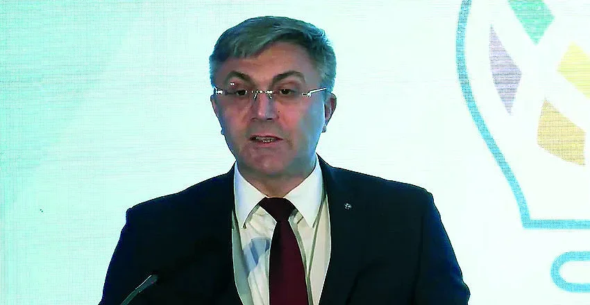 Мустафа Карадайъ очерта 5 задачи пред световните либерали