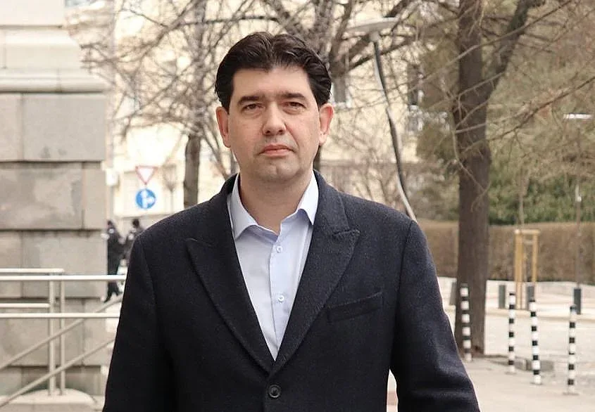 И Иван Таков скочи на Петков заради руските дипломати