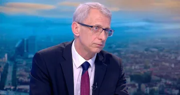 Просветният министър брани "Промяната" за провала с Радев