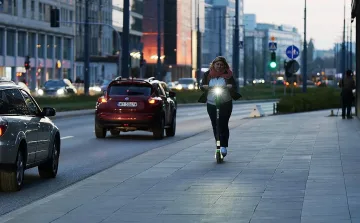 БАЕМ реагира за случаите на управление на е-тротинетки с превишена скорост