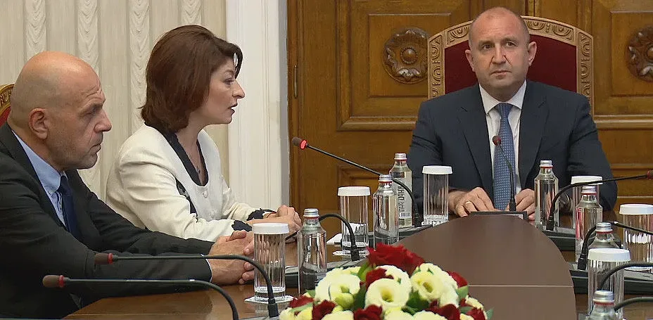 ГЕРБ при президента. Ще правят ли правителство?