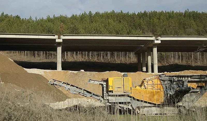 "Възраждане" тропна с крак. Ето какво поиска за магистрала "Хемус"