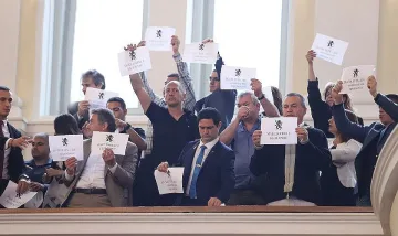 Лудница в Македония заради демонстрация в българския парламент