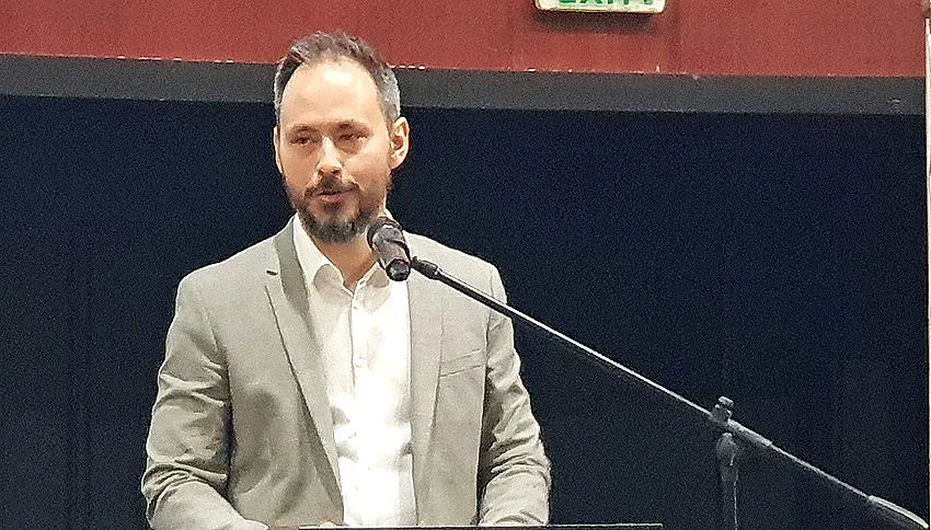 От форума на Стандарт:  Американският университет помогна за бг еднорога