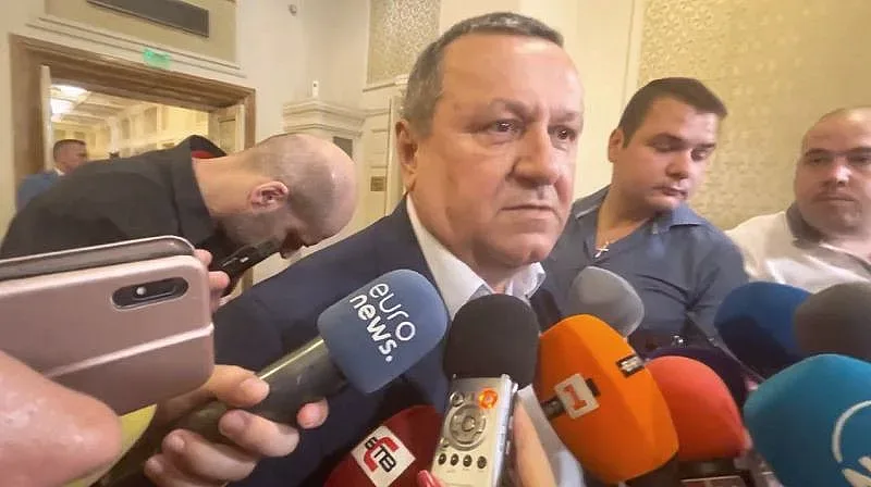 Адемов каза как ще се реши въпросът с увеличаването на пенсиите