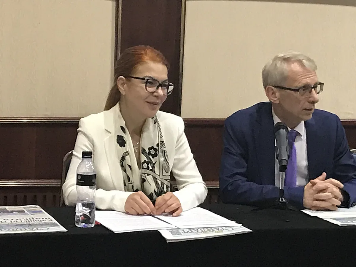 На форума на "Стандарт"! Строят младежки центрове. Програми за хората до 29 г.