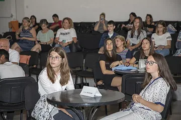 Шестокласници се включиха във „Фестивал на професиите“ в Младежкия дом