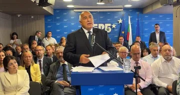 Файненшъл таймс хвали страната ни за Македония, има ли защо