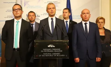 Костадинов с две задачи за парламента и една за президента