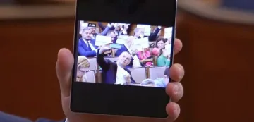 Хазарта се оплака след телефонен разговор със Слави