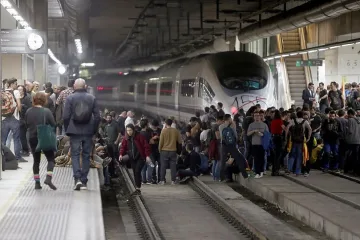 Великобритания стяга стачката на века. Защо?