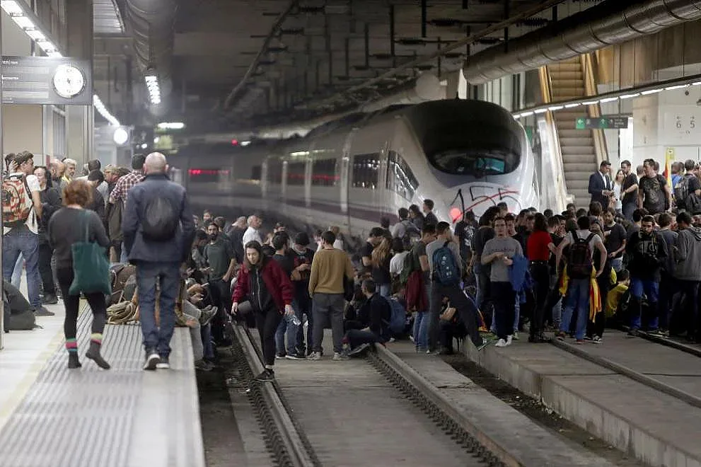 Великобритания стяга стачката на века. Защо?