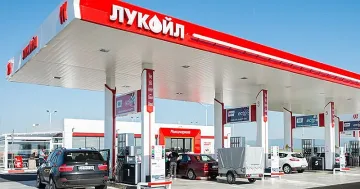 Власт и опозиция се хванаха за гушите заради Лукойл и бензина
