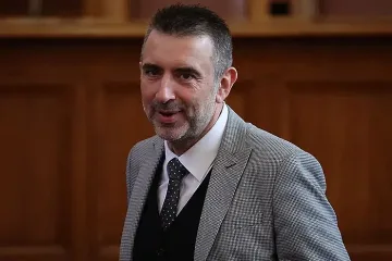 Пръстът на Орбан! Как Брюксел ни отсвири заради Скопие