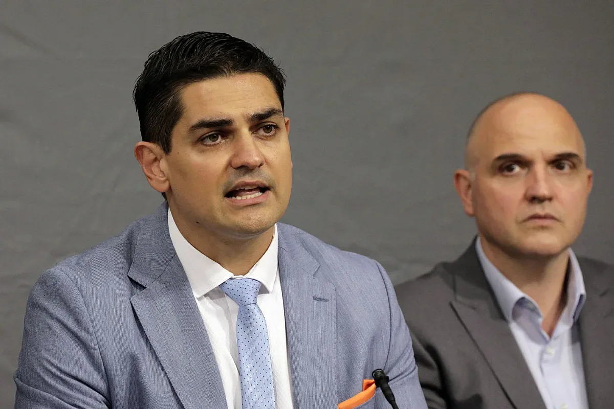 Радостин Василев чака още хора, разкри национално предателство