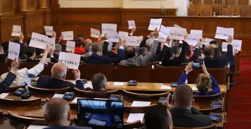 ГЕРБ внасят вот на недоверие срещу Петков, мотивите са убийствени