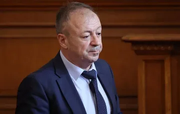 Напускащ ИТН депутат научавал за назначенията от социалните мрежи