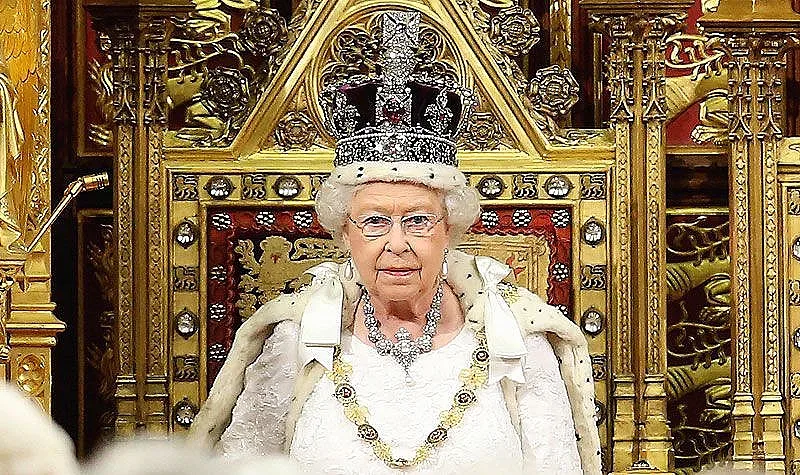 Само един монарх е управлявал по-дълго от Елизабет ІІ, ето кой