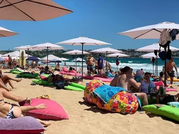 От гларуси до кифли: 5 вида туристи на нашето море