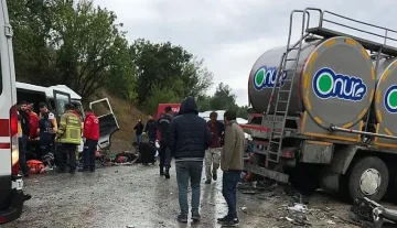 Много жертви и ранени в тежка катастрофа в Турция