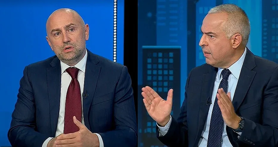 Бойко Василев шашнат от кабинета. Кой му помогна