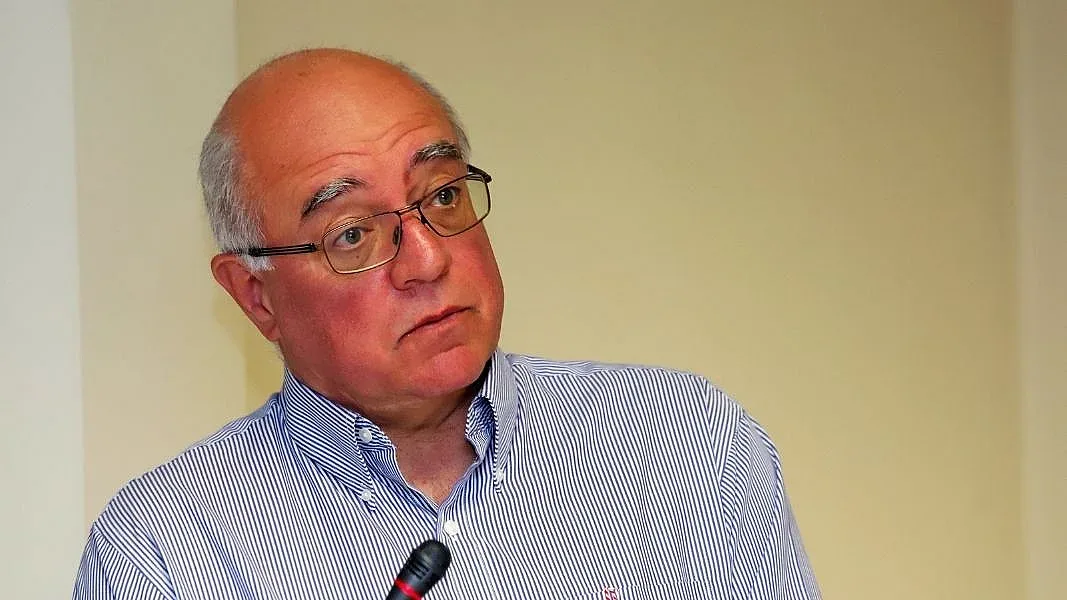 Кънчо Стойчев пред "Стандарт": За кого бие камбаната в коалицията