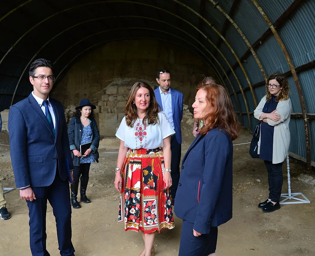 Херо Мустафа откри обновената гробница в Срещари