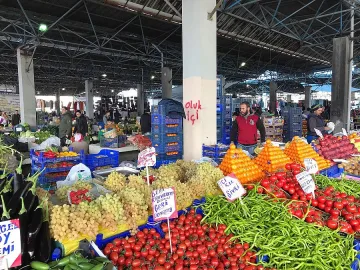 От гащите до елека: Ето кои са новите хитове на пазара в Одрин